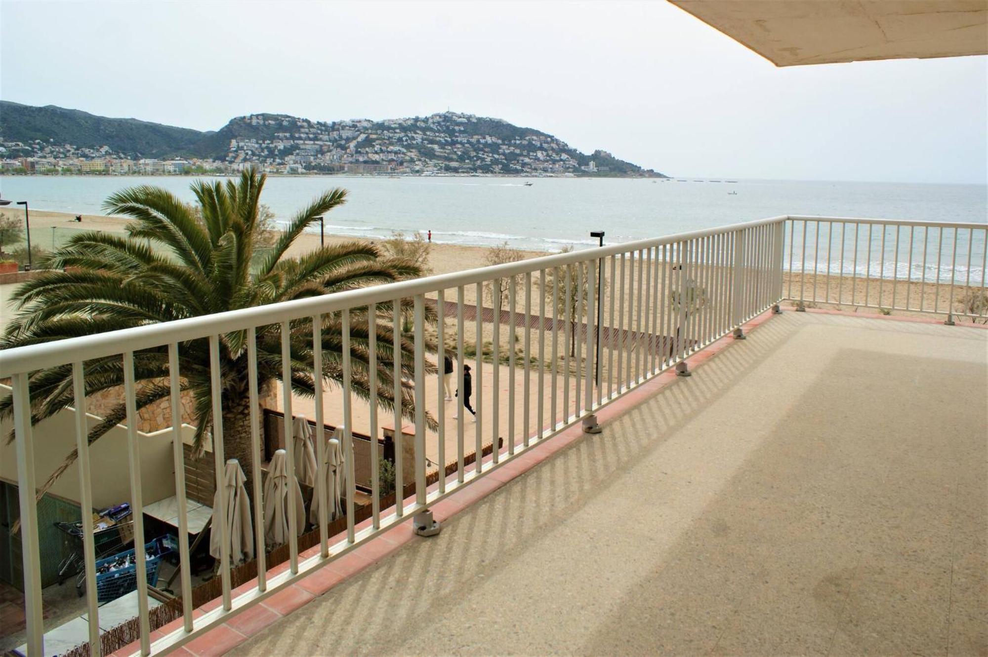 En Primera Linea De Mar, Apartamento