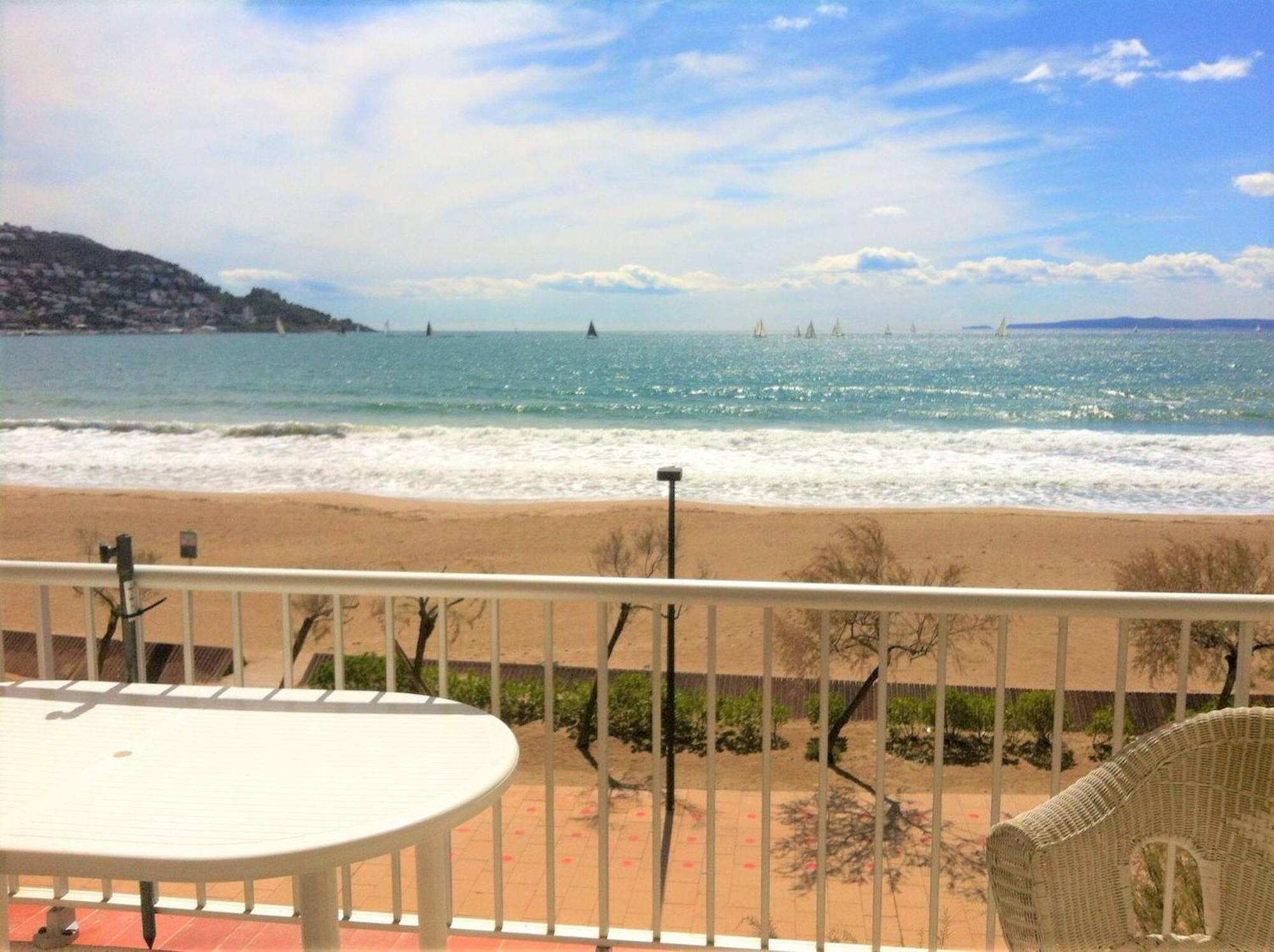 En Primera Linea De Mar, Apartamento *