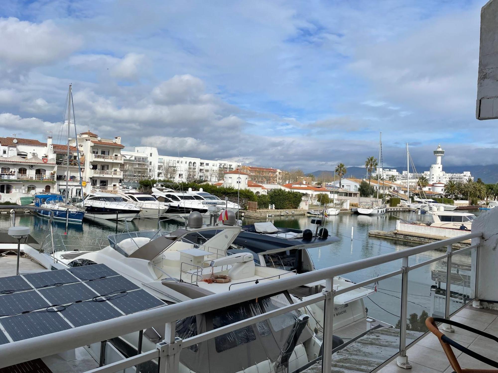 Port 27 Apartment Empuriabrava