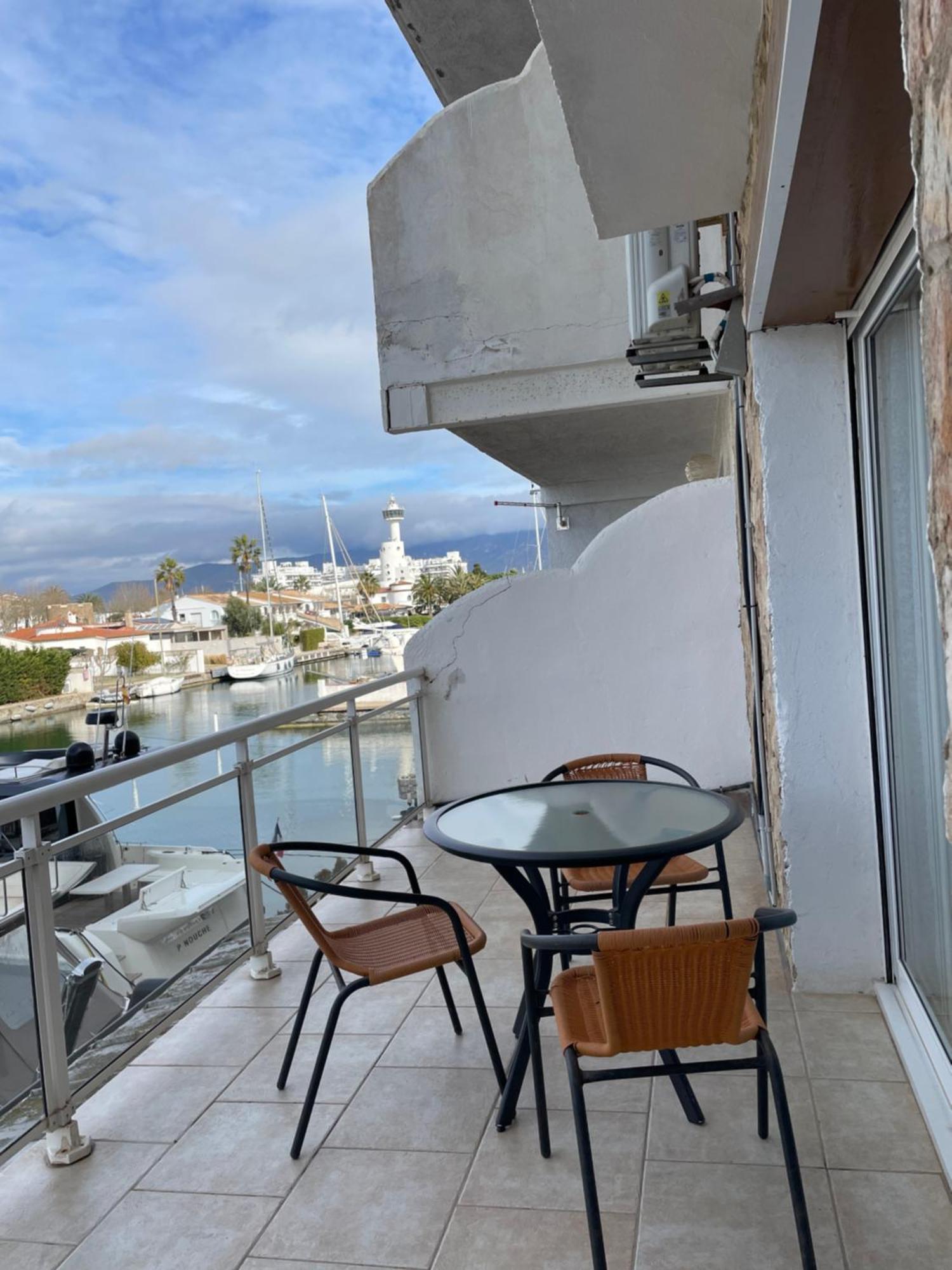 Apartment Port 27