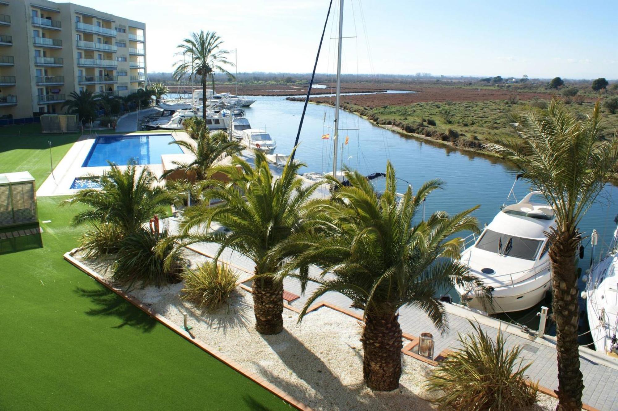 Precioso En Complejo De Al Standing Apartment Roses