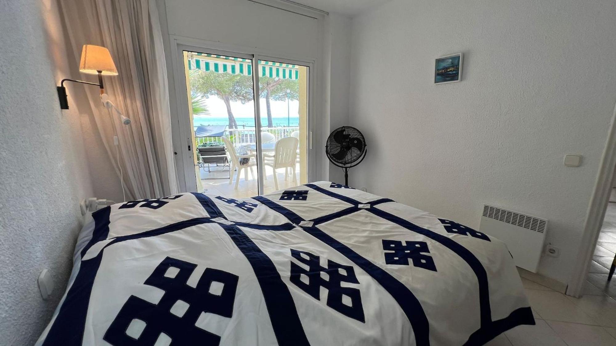 En Primera Linea Con Acceso Directo A La Playa En La Almadrava Apartamento *