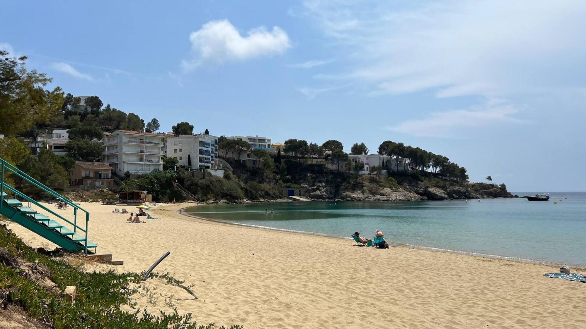 Apartamento En Primera Linea Con Acceso Directo A La Playa En La Almadrava Rosas