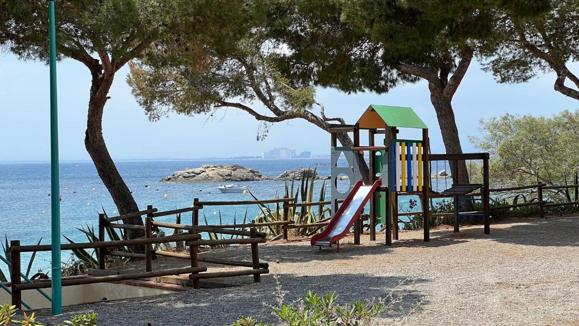 En Primera Linea Con Acceso Directo A La Playa En La Almadrava * Rosas