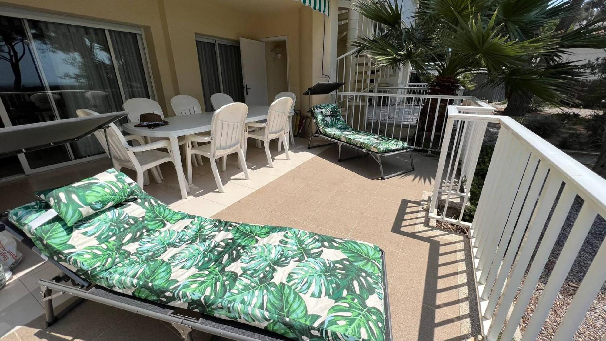 En Primera Linea Con Acceso Directo A La Playa En La Almadrava Apartamento *