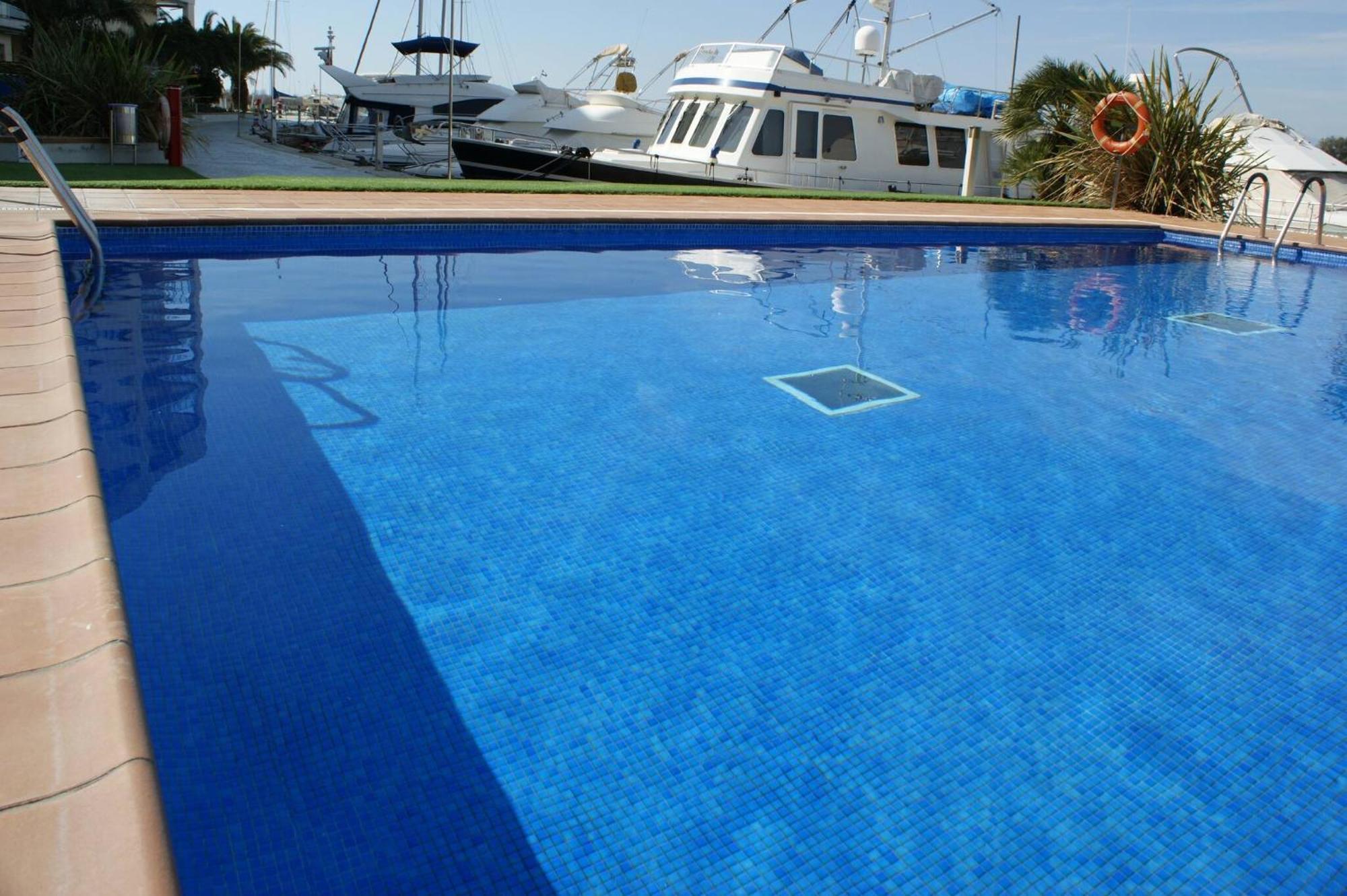 Precioso Piso Con Vista Al Canal Y Piscina En