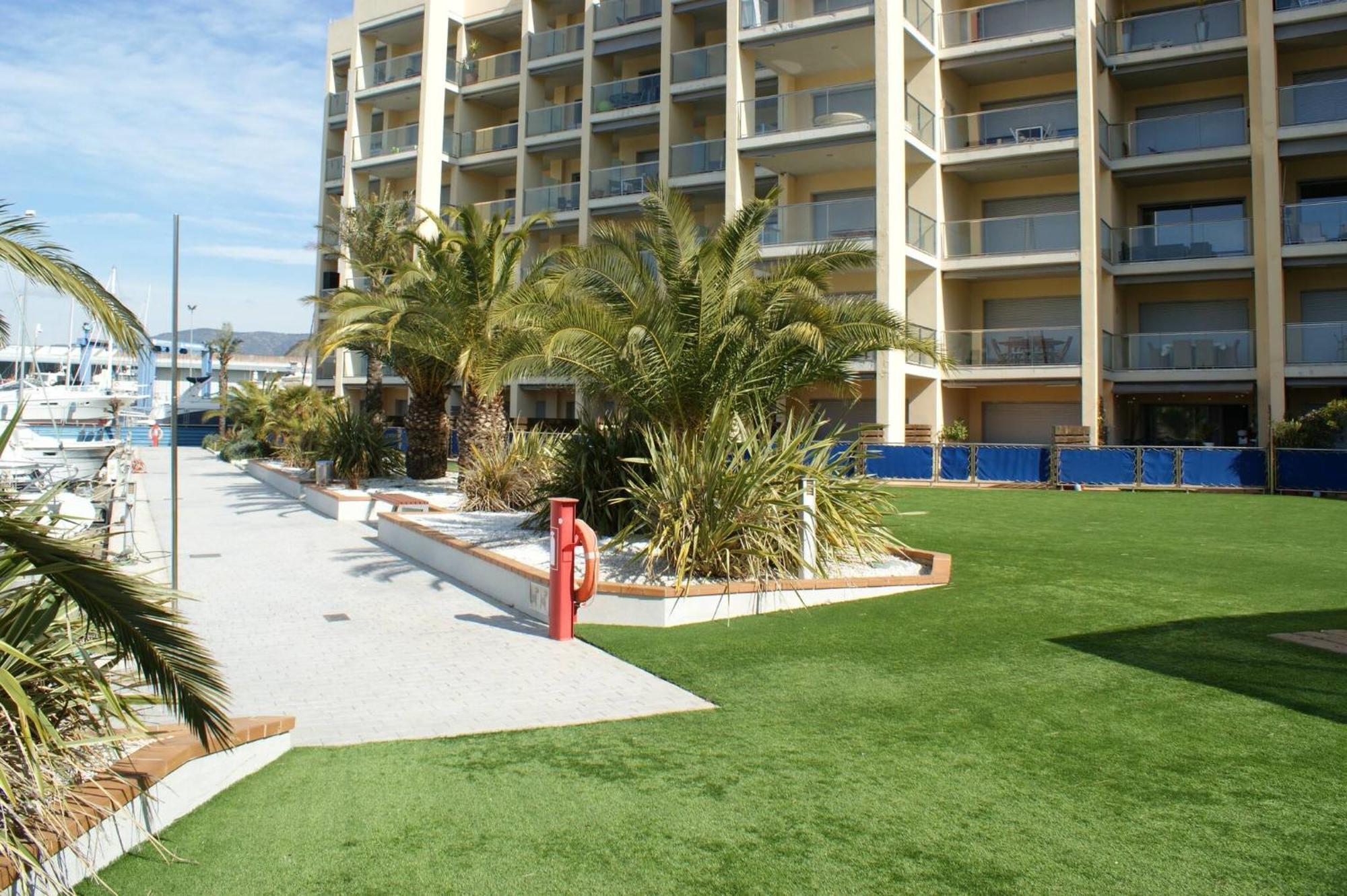 Precioso Piso Con Vista Al Canal Y Piscina En Roses