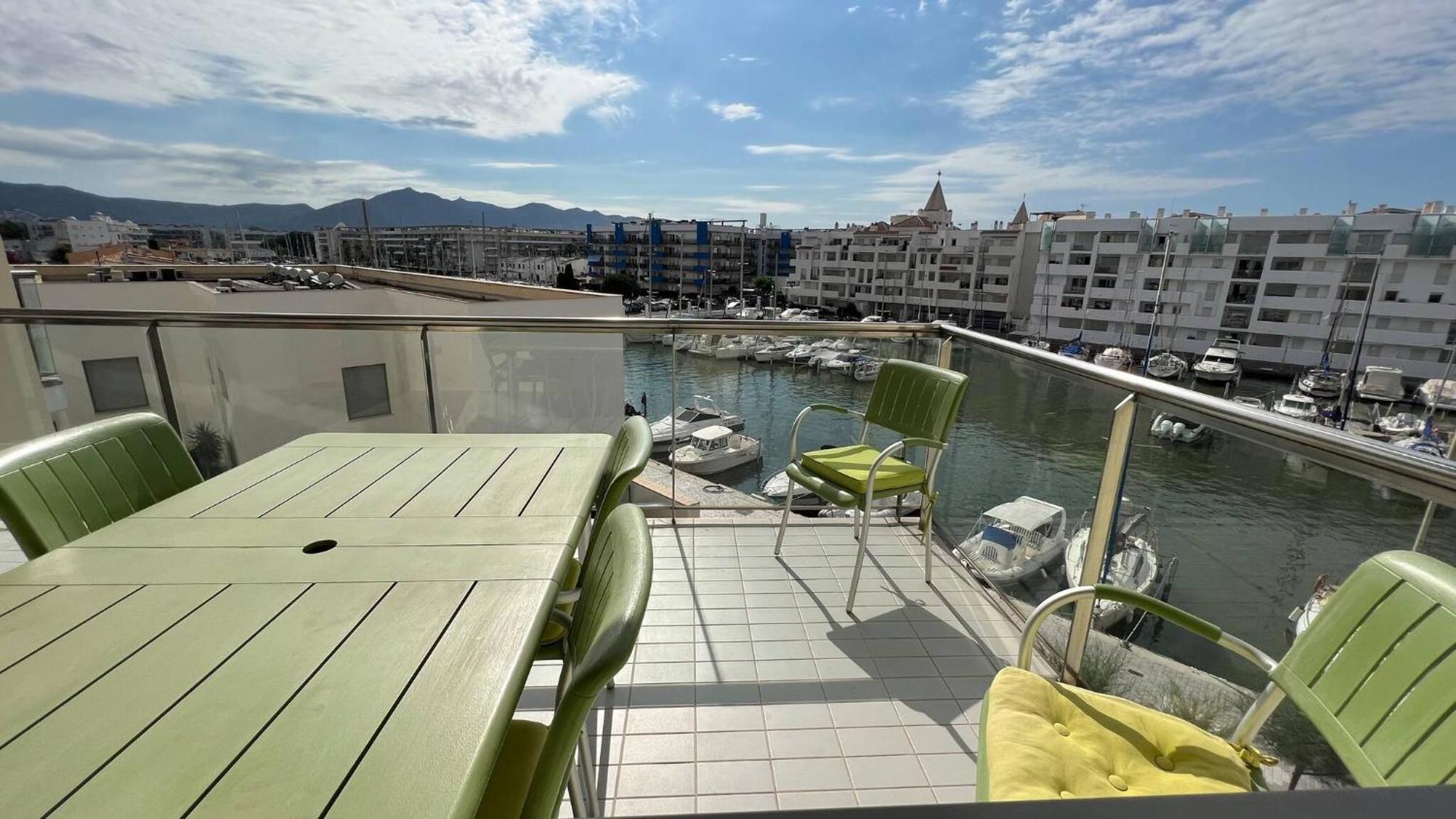 Apartment Precioso Piso Con Vista Al Canal Y Piscina En Roses