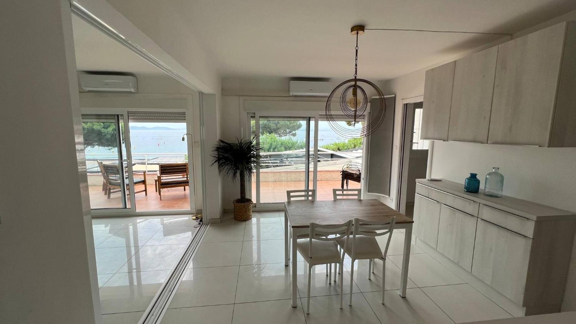 Precioso Moderno En Primera Linea Del Mar Apartment *