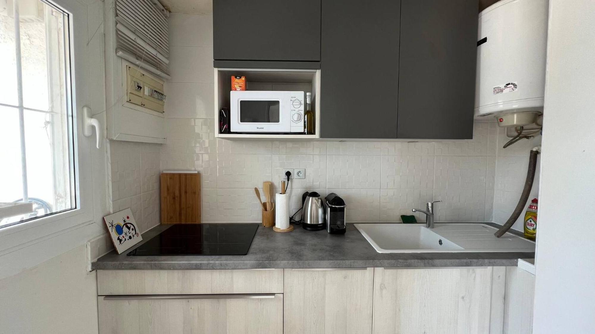 Precioso Moderno En Primera Linea Del Mar * Roses