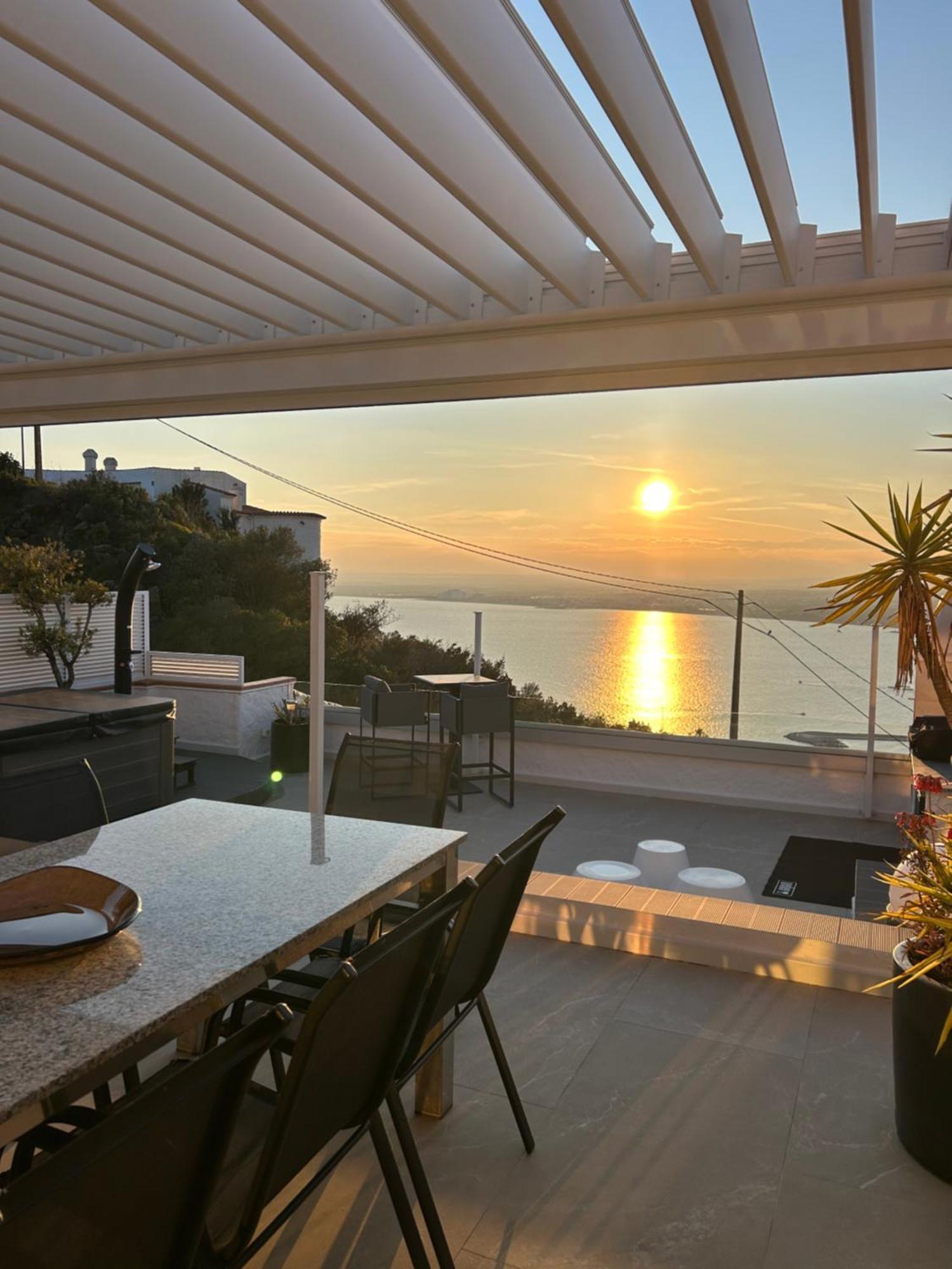 Duplex Avec Terrasse Magnifique Jacuzzi Vue Roses