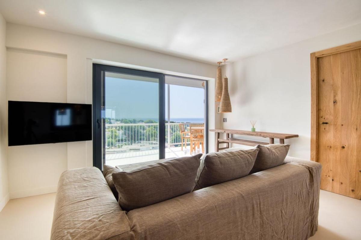 An With An Ocean View