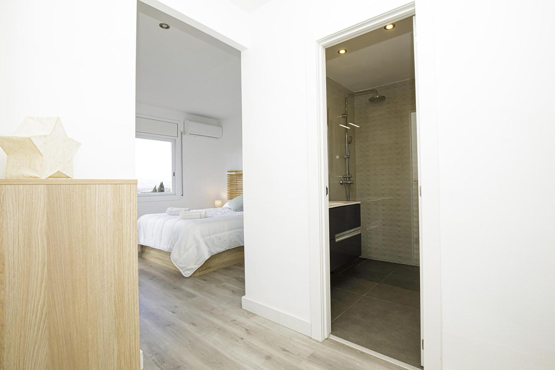Casa Con Bonitas Vistas En Montjuic Chalet Girona