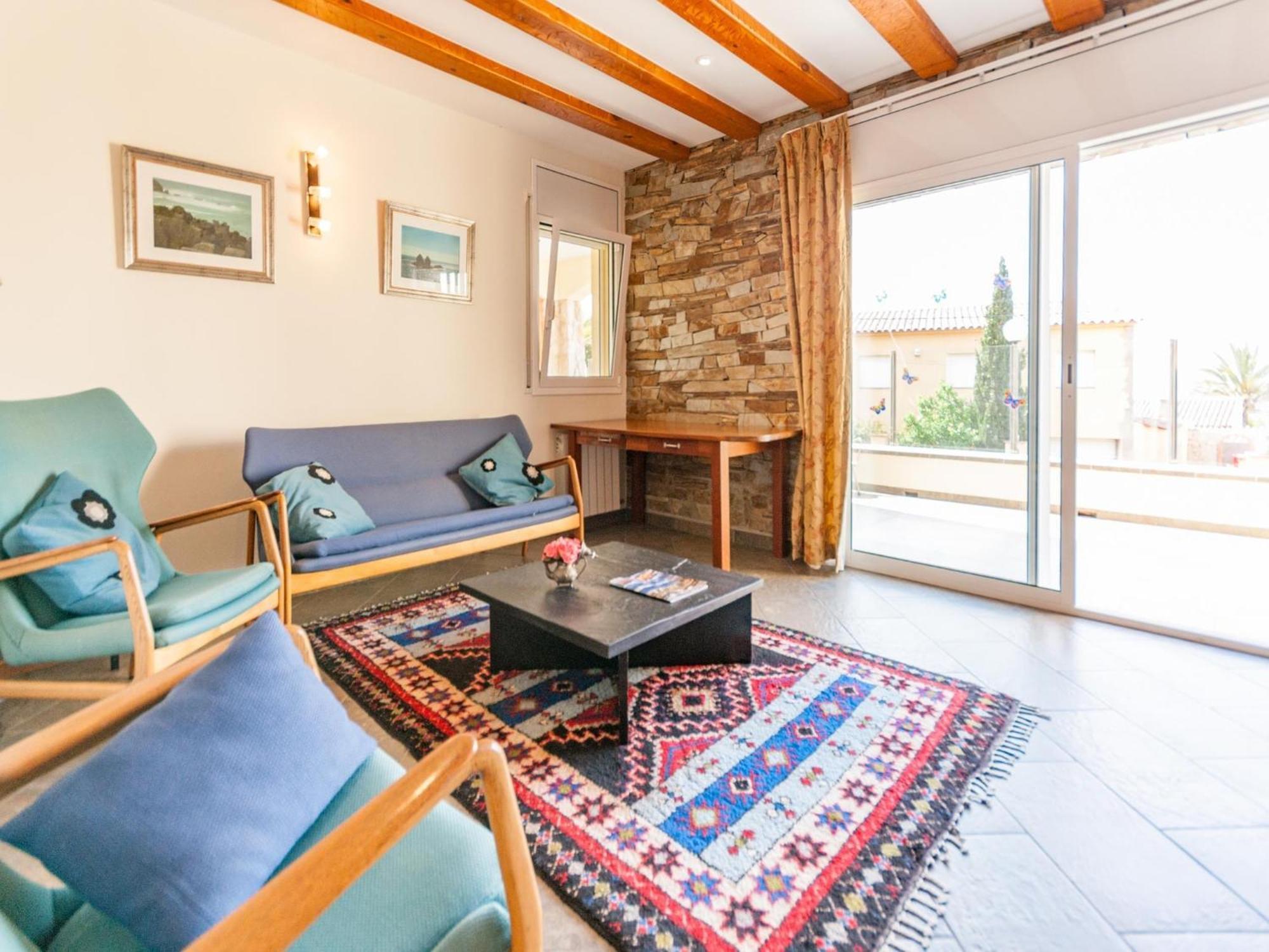 Modern In With Swimming Pool * Rosas