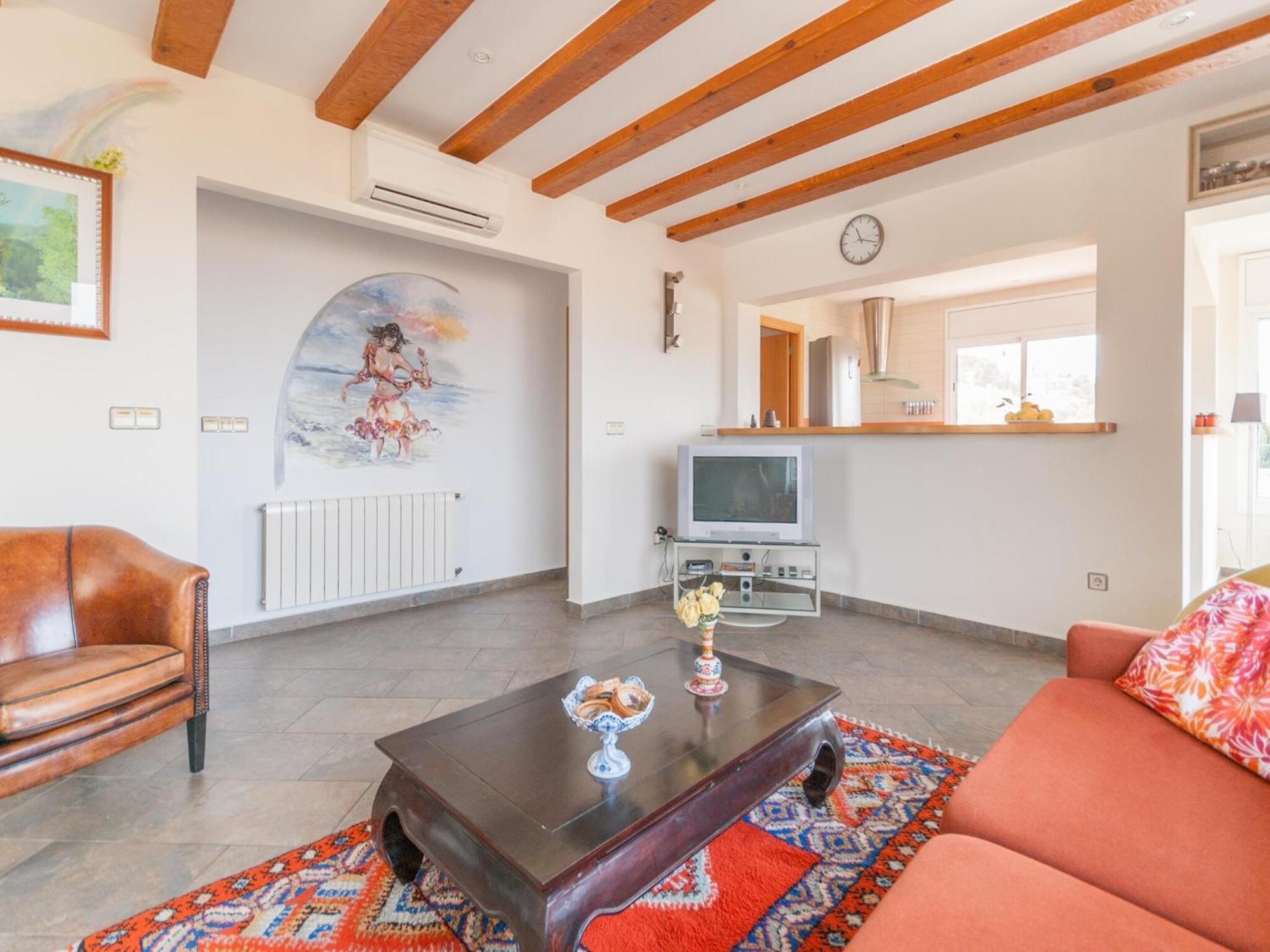 Modern In With Swimming Pool