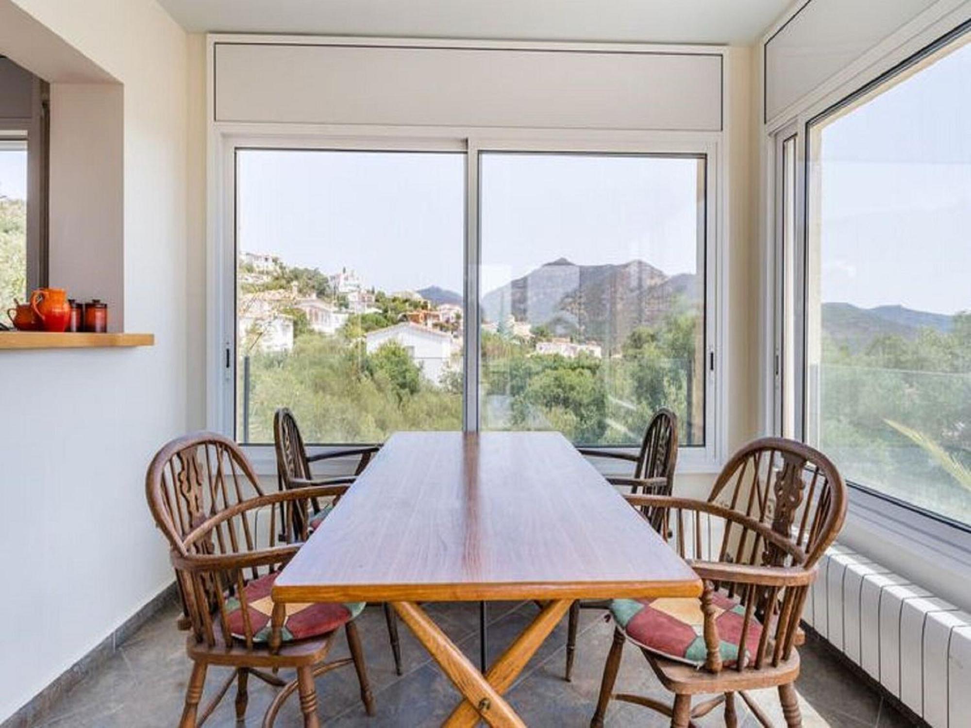 Modern In With Swimming Pool Rosas