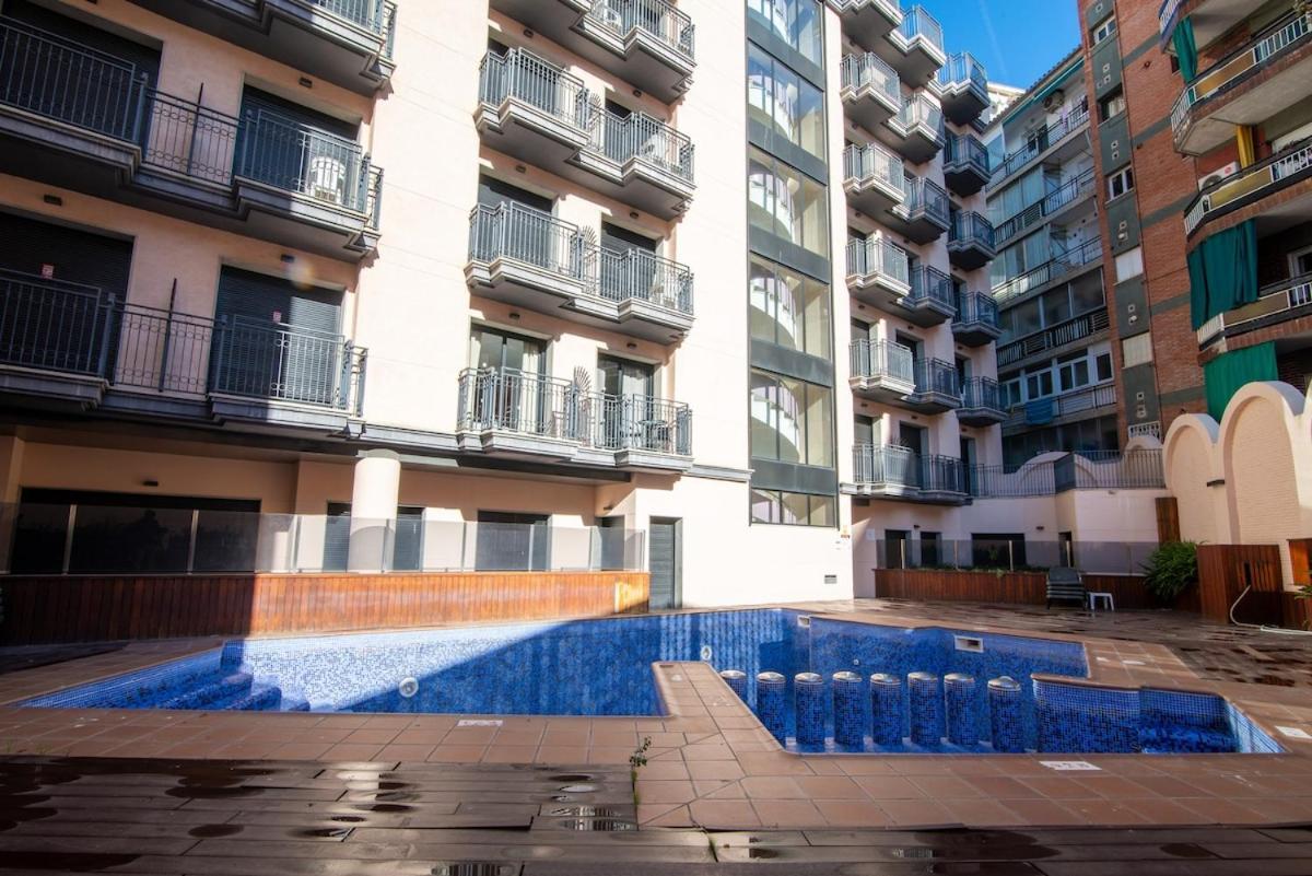 Apartamento Piso Con Piscina En El Centro De *