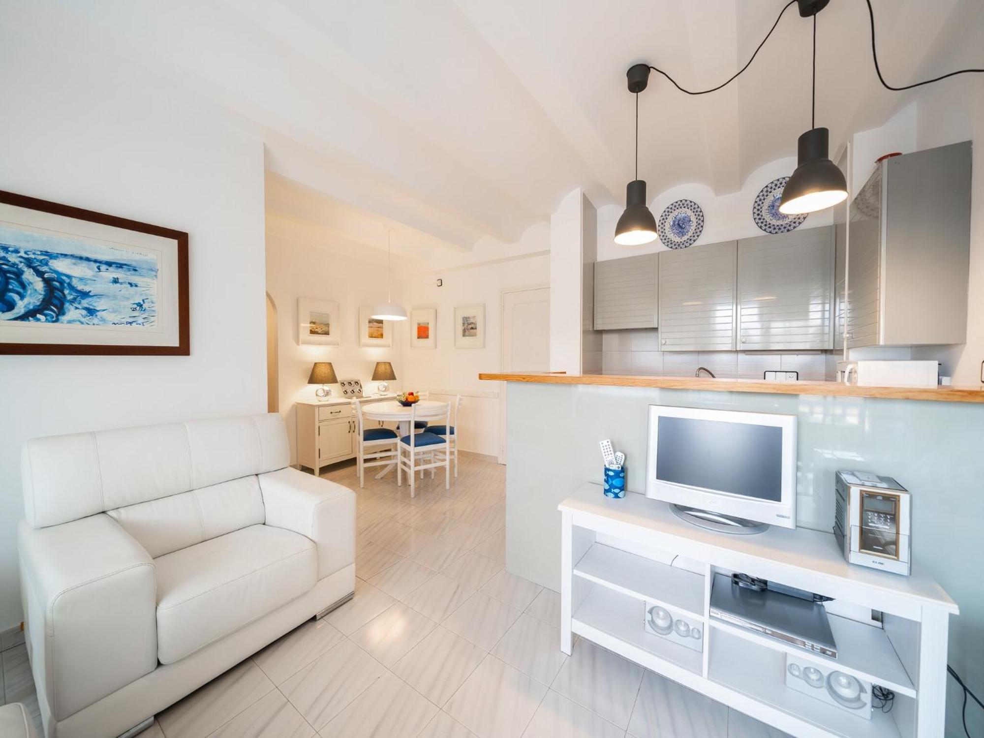 For 4 People In Costa Brava L' Escala