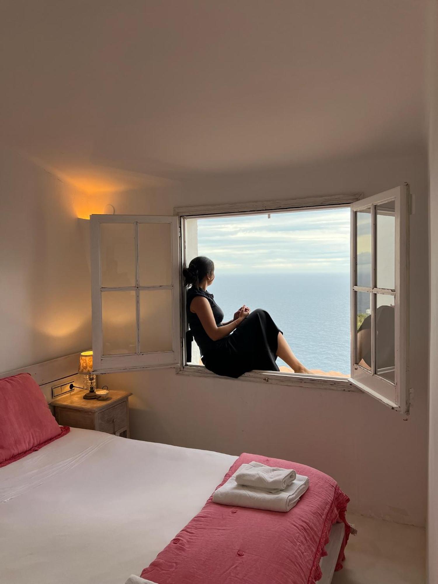 Casa Blanca De Con Vistas Al Mar Y Piscina Сasa de vacaciones *