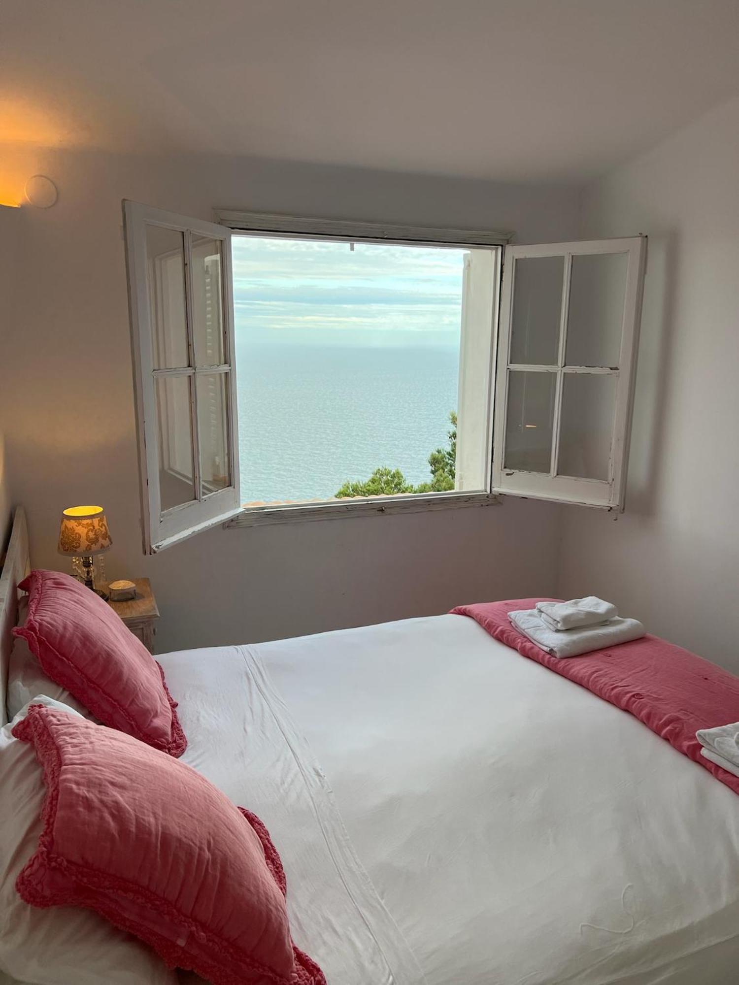Casa Blanca De Con Vistas Al Mar Y Piscina