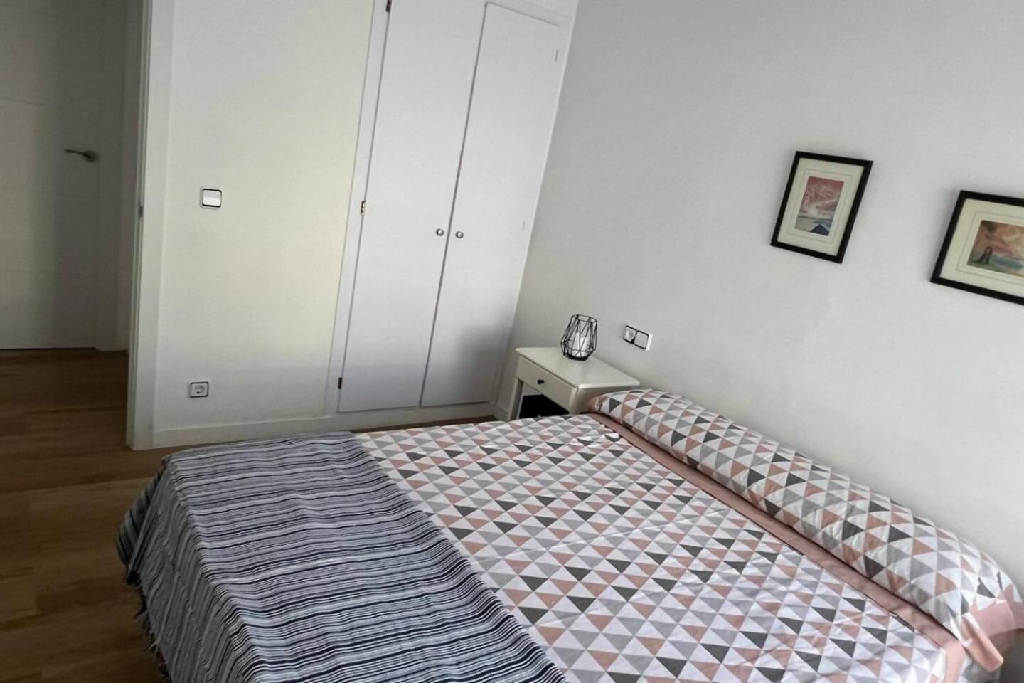 Rentalsbcn Lotus Bajos Apartamento *