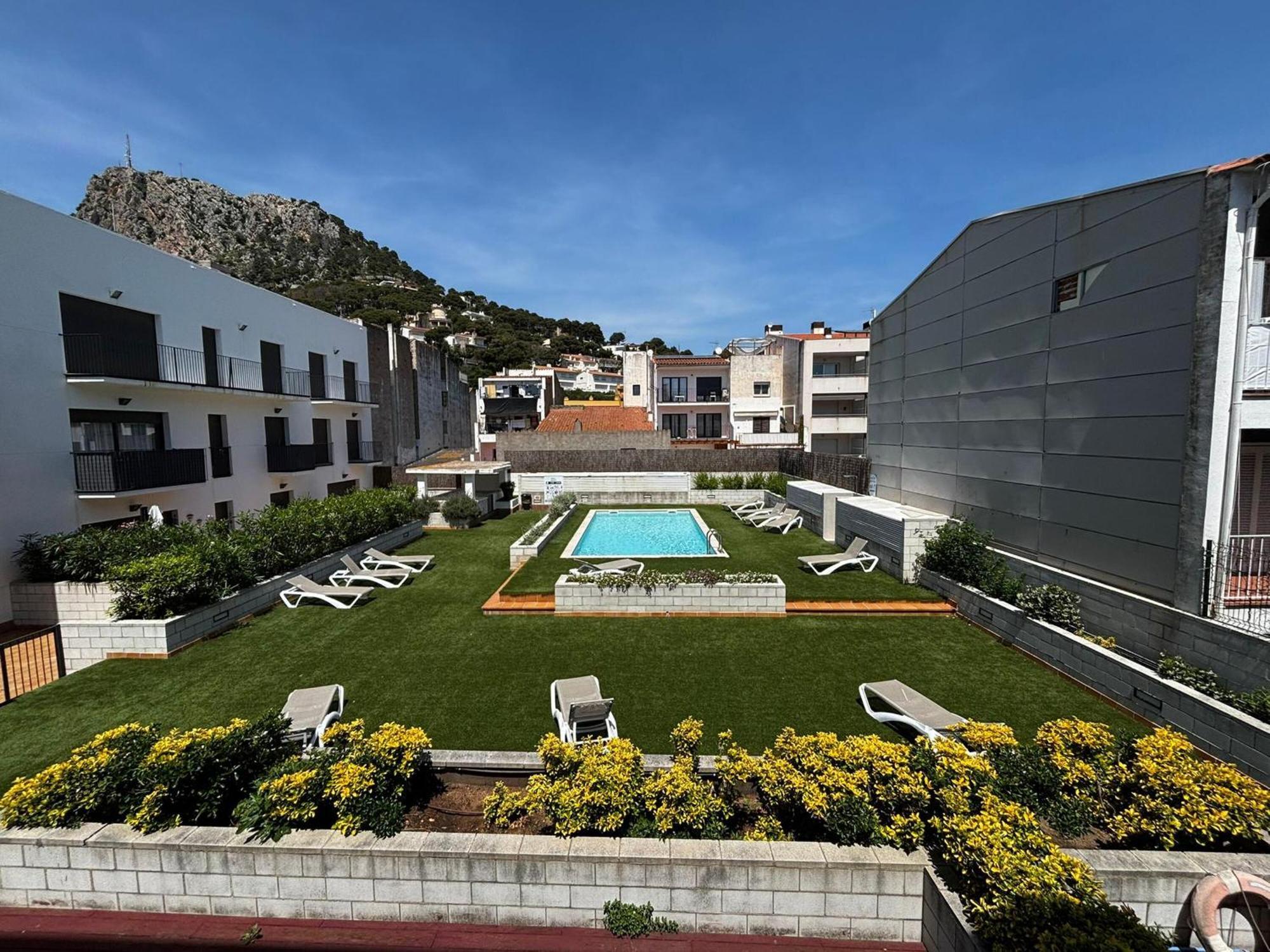 Centrico Con Piscina, Parking Y A 200m De La Playa En - Es-323-41 *