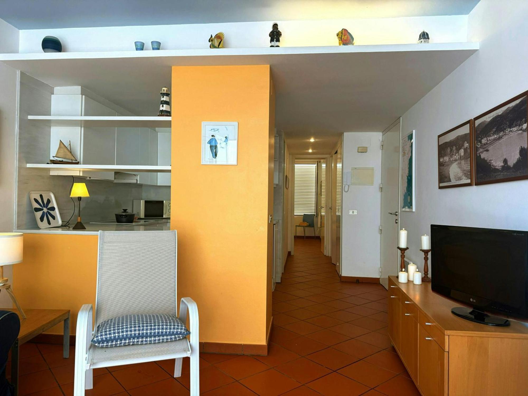 1: Beachfront Wifi Up To 6 Ppl