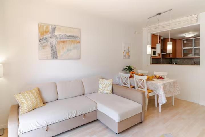 Apartment Pretty Garden Next To A Charming Lloret de Mar