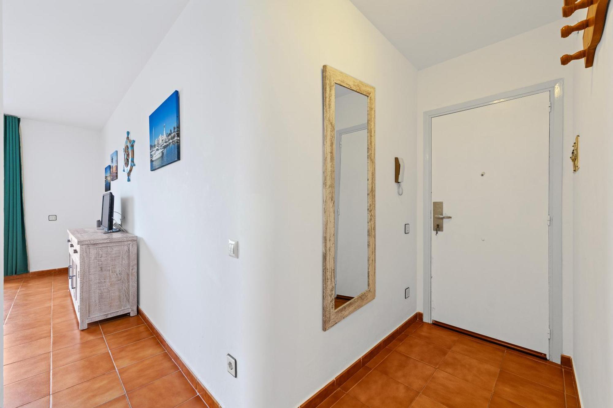 Con Piscina Y Terraza Cerca Del Mar Apartment *