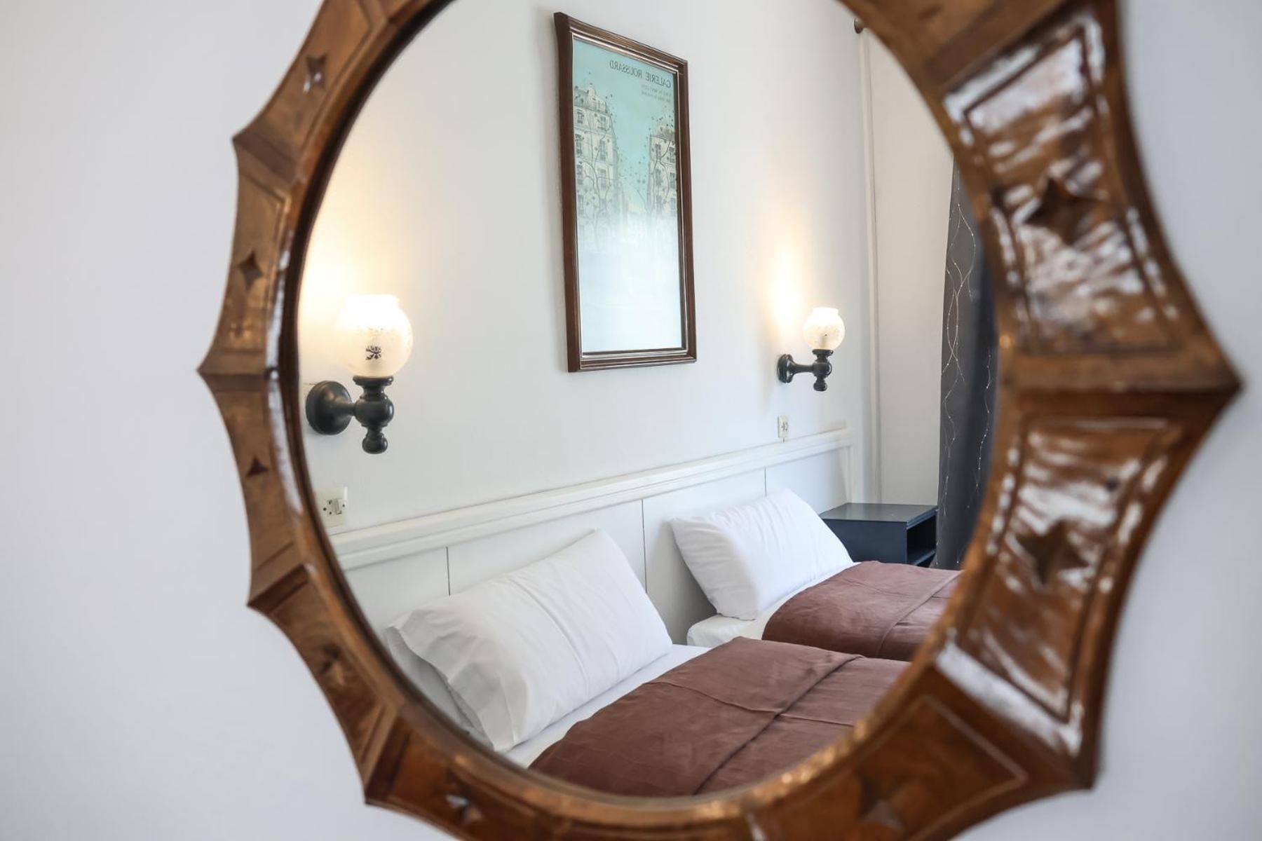 Nou Roser Hotel *