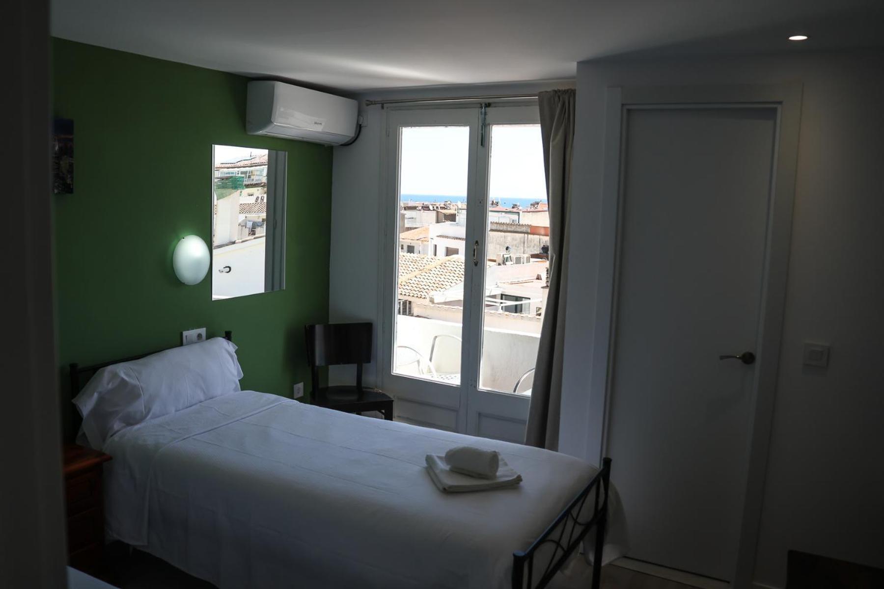 Nou Roser Hotel *