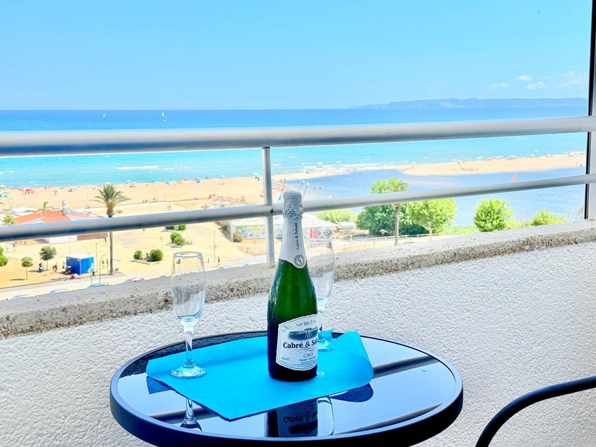 Face A La - Vue Epique, Climatisation, Wifi, Draps Inclus *