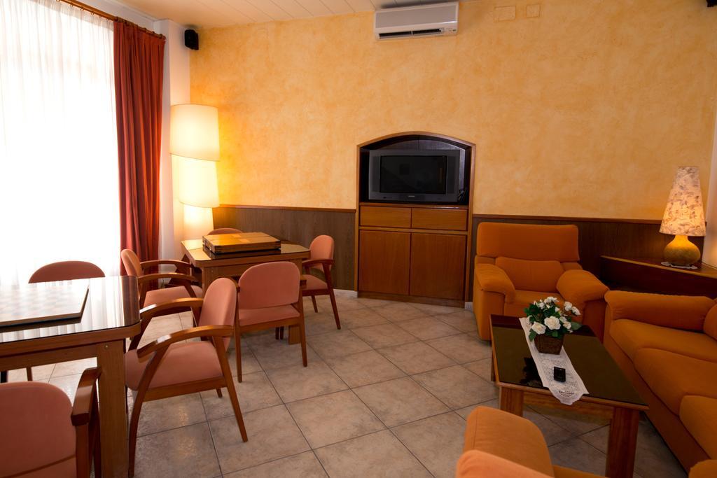 Placa Hotel 3*