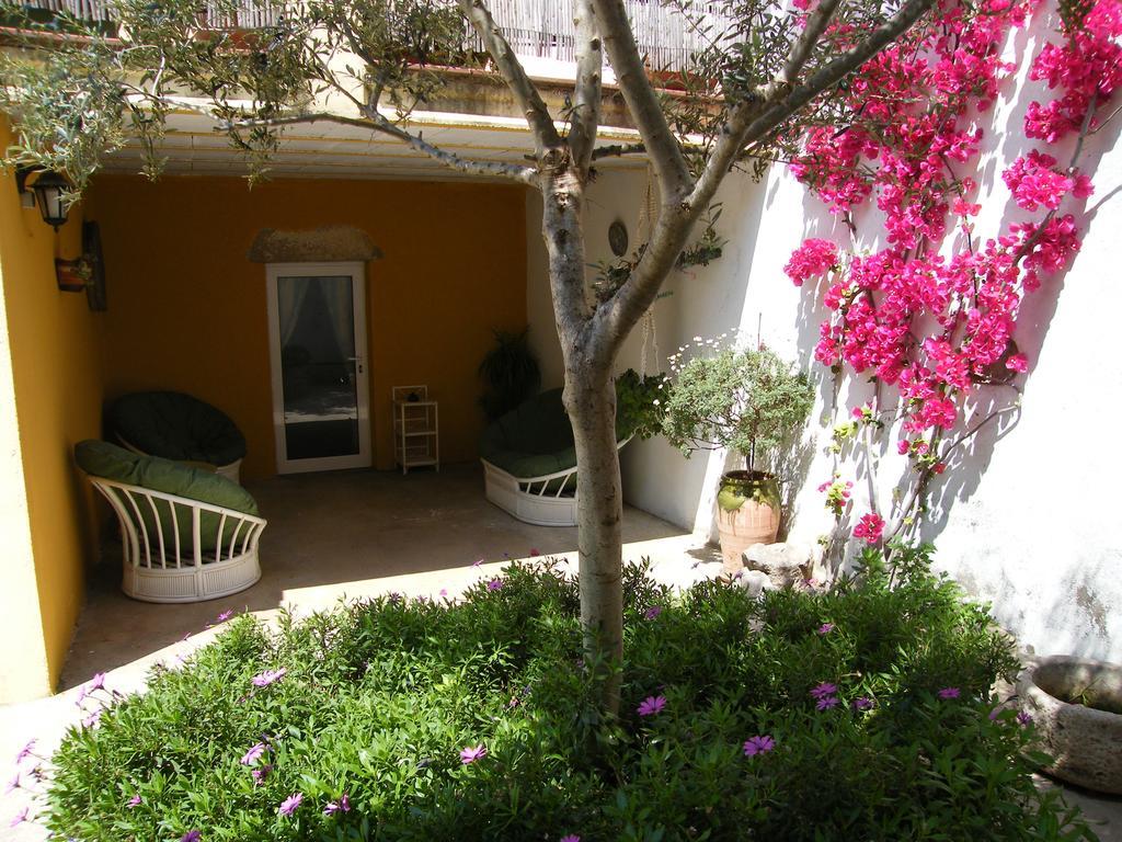 Selleretas Bed & Breakfast Vilamacolum
