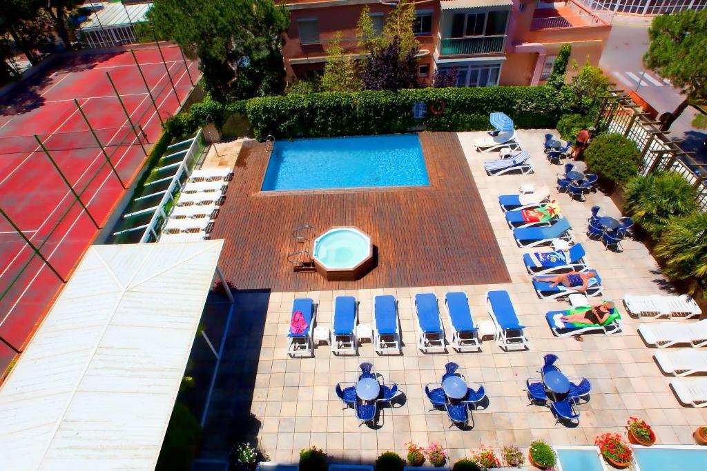 Checkin Hotel 3*