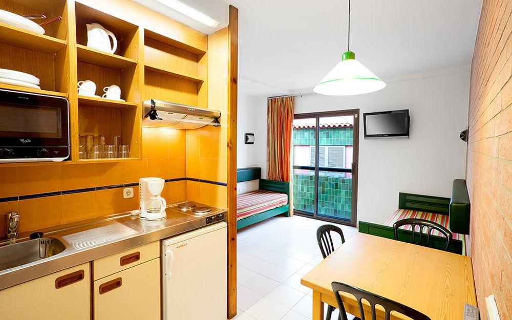 Rosanna Apartment