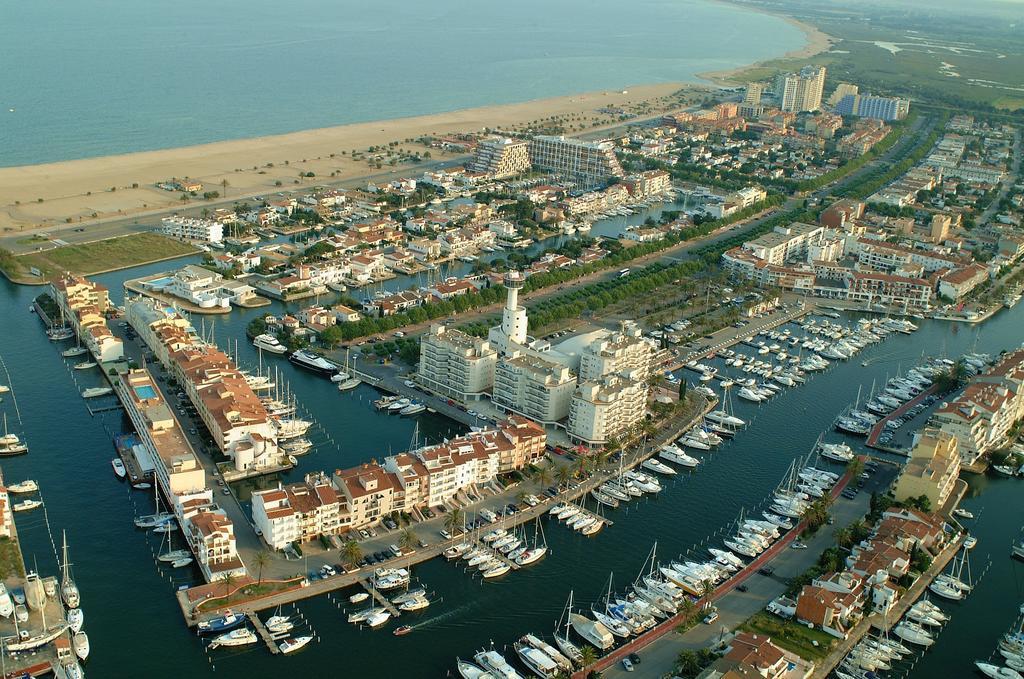 Apartment Port 27