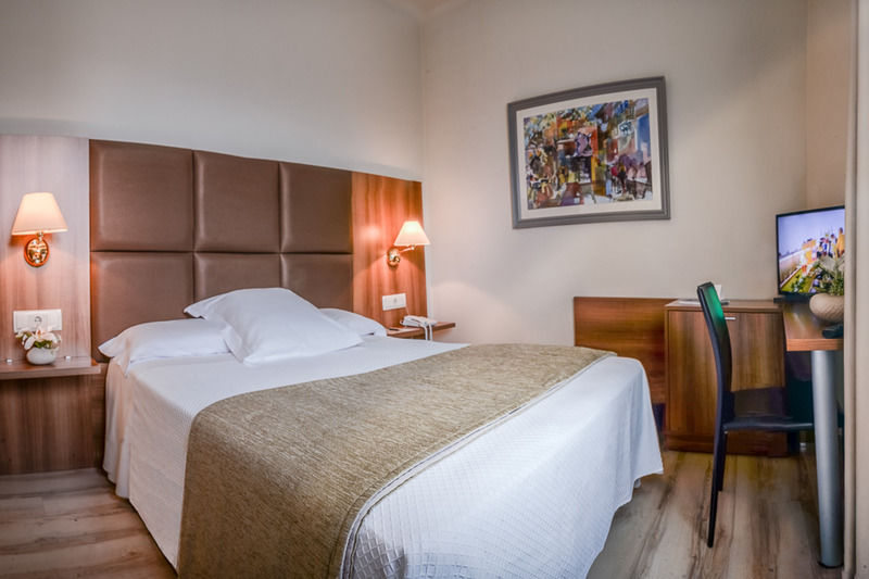 Hotel Pirineos By Pierre &
