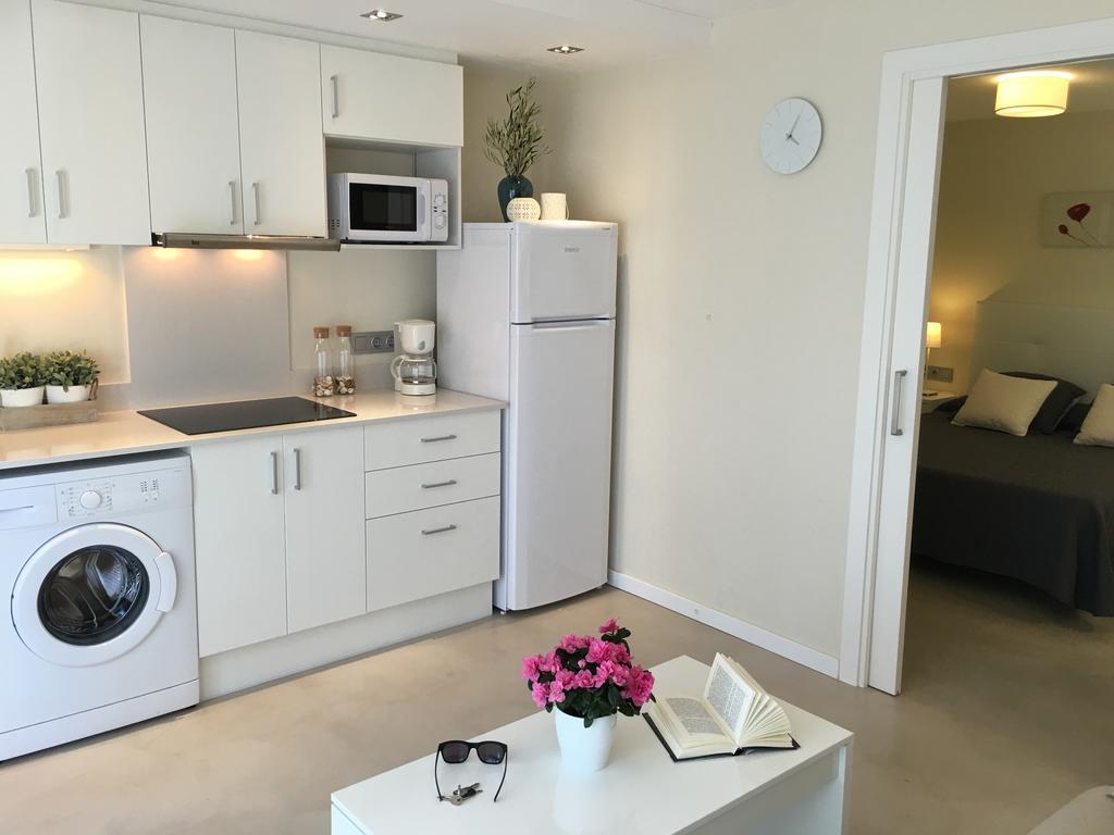 Coll, Terrace & Pool Apartment Sant Marti d'Empuries