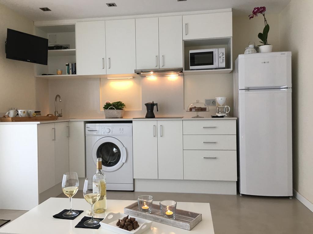Coll, Terrace & Pool Apartment Sant Marti d'Empuries