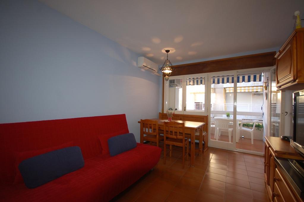 Apartment Lets Holidays Pool Terrace