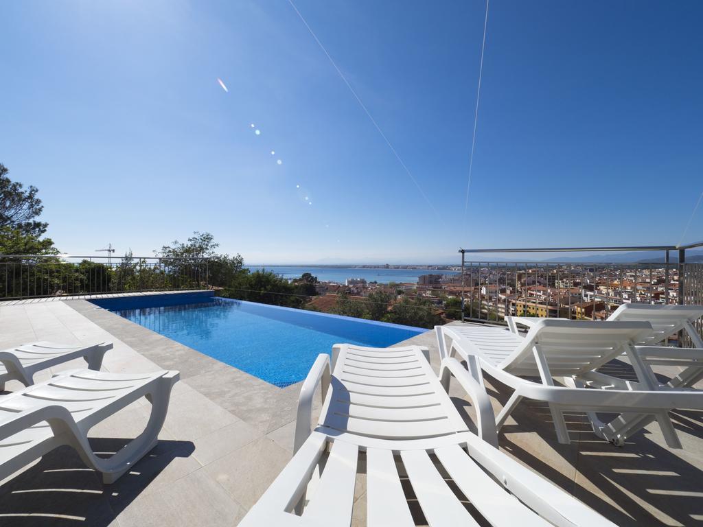 Holiday home Inmosantos Casa Tordera *