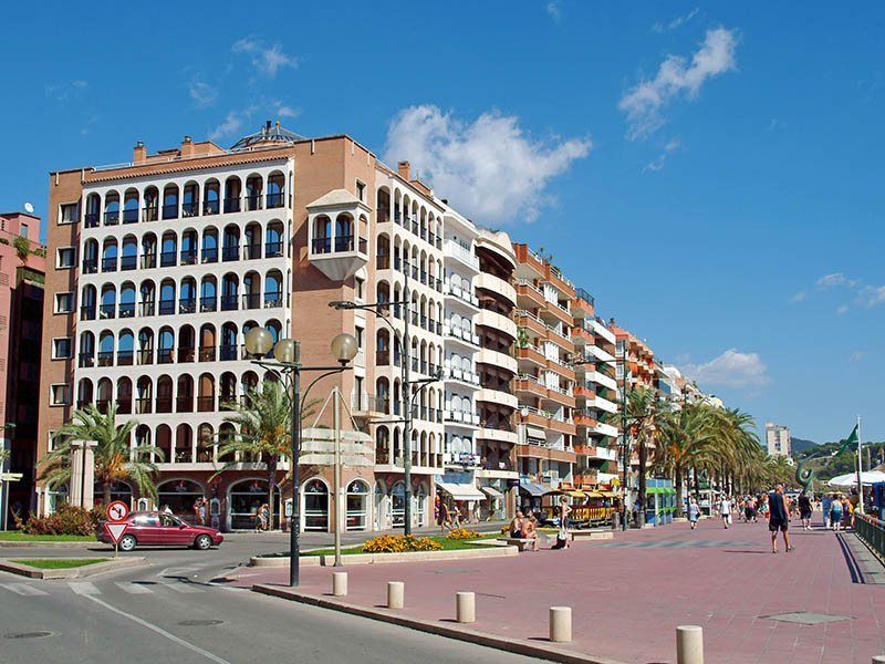 Rosanna Apartment