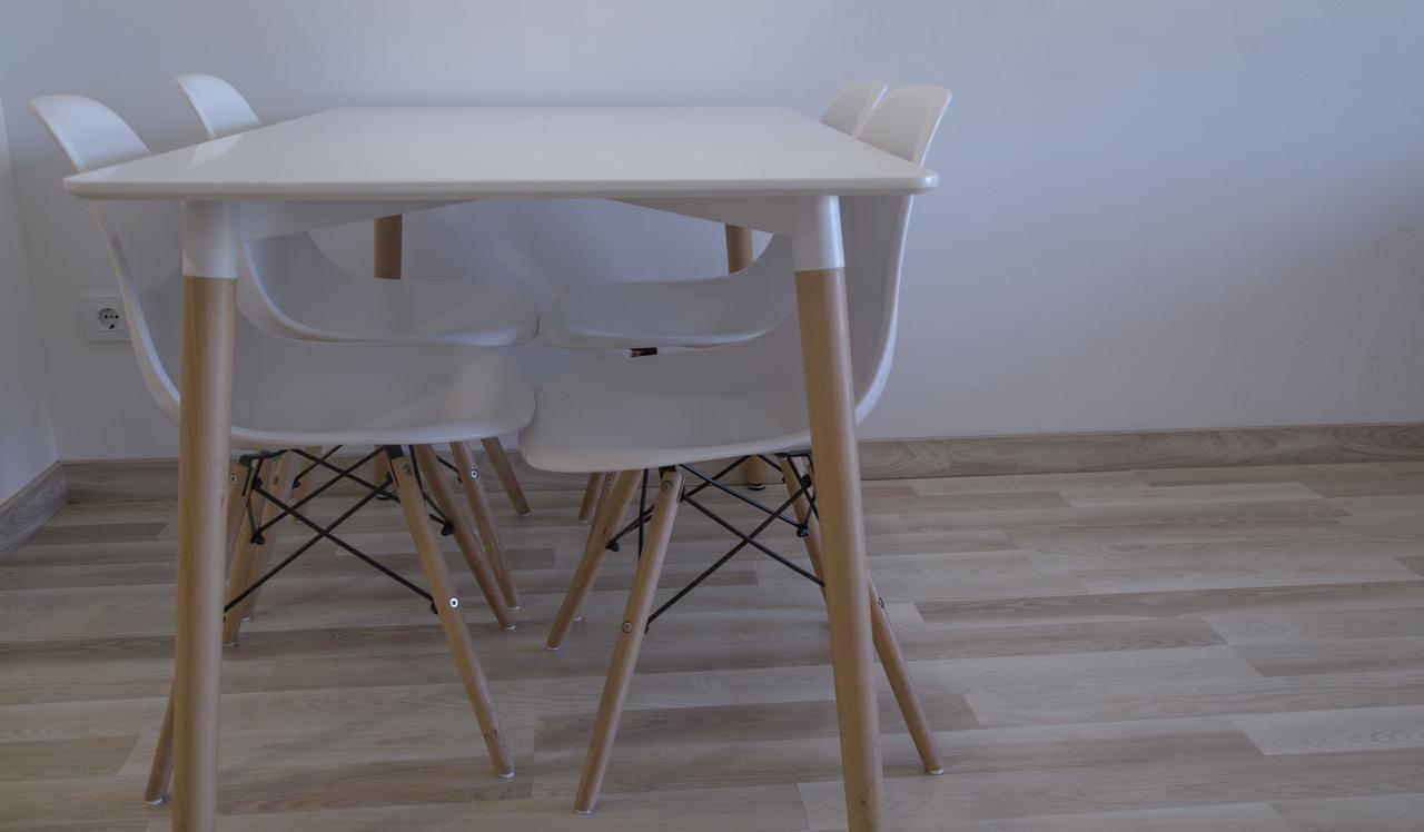 Ponent Apartment *
