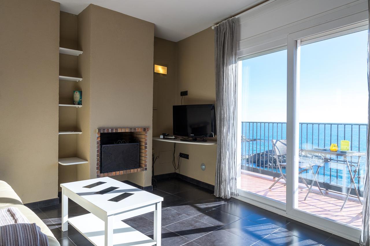 Les Formigues 3 *