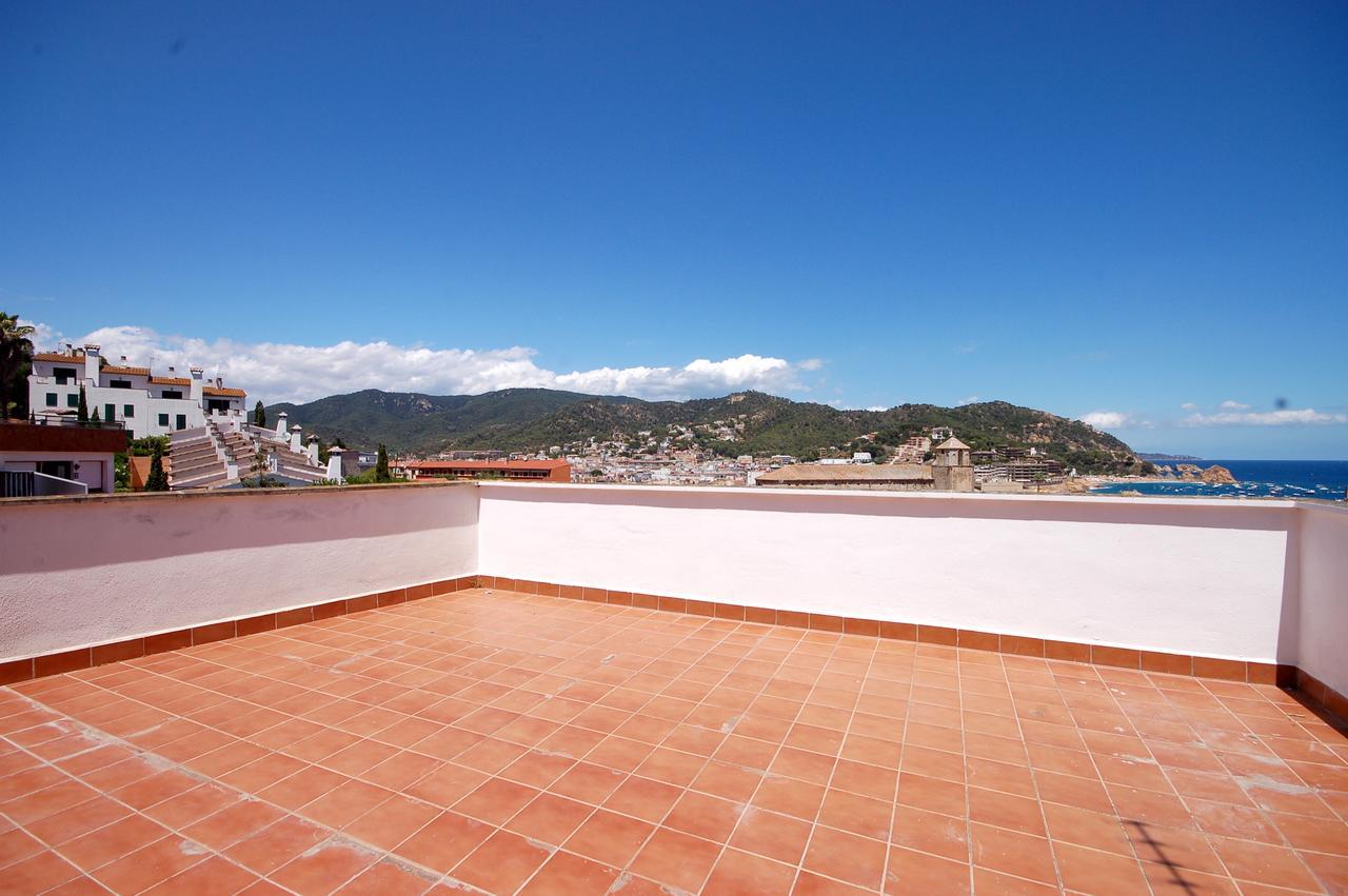 Holiday home Lets Holidays Big Terrace House And 2 Parking *