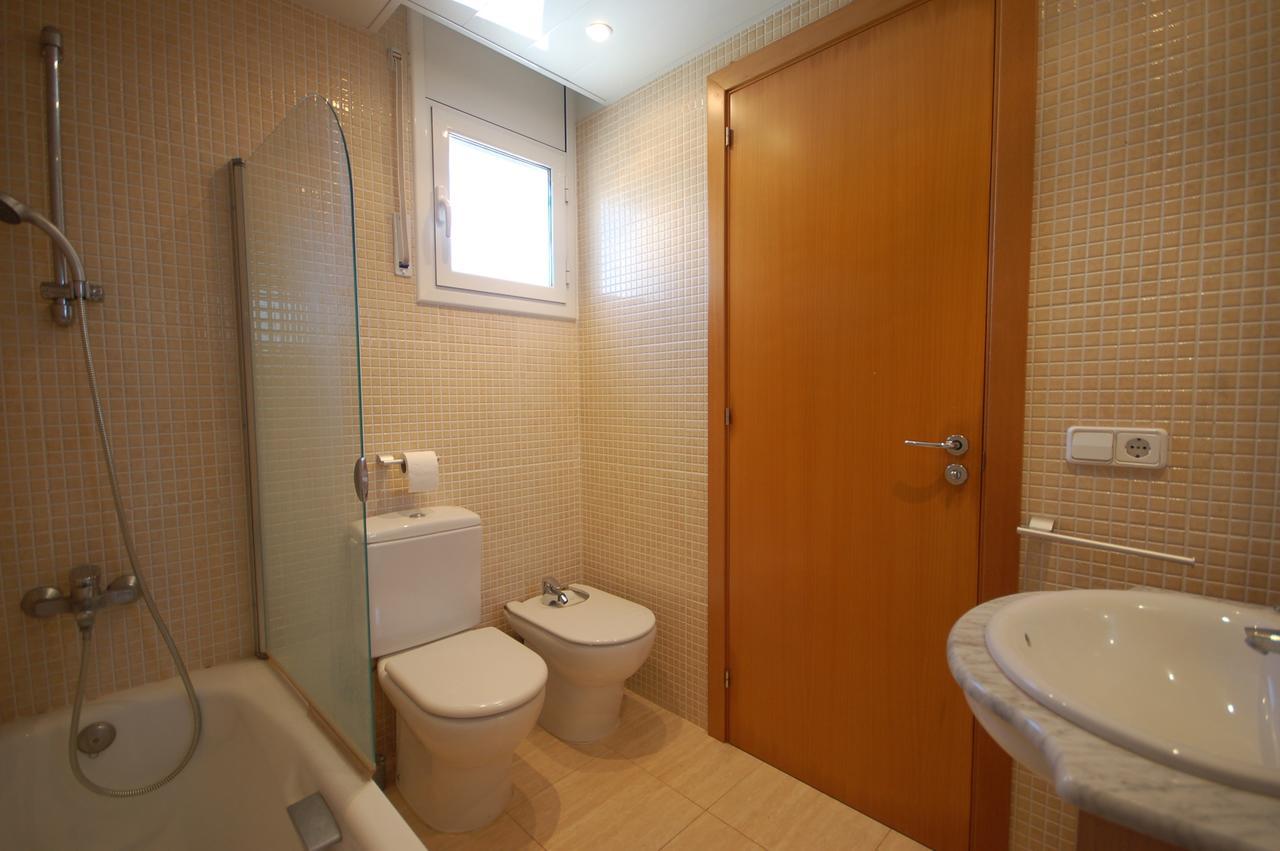 Lets Holidays Big Terrace House And 2 Parking *
