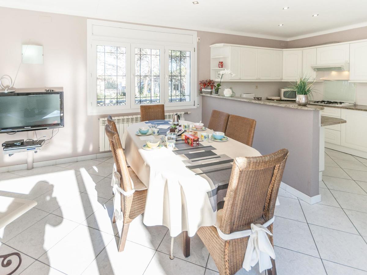 Fantastic With Private Pool In L Escala Holiday home L'Escala