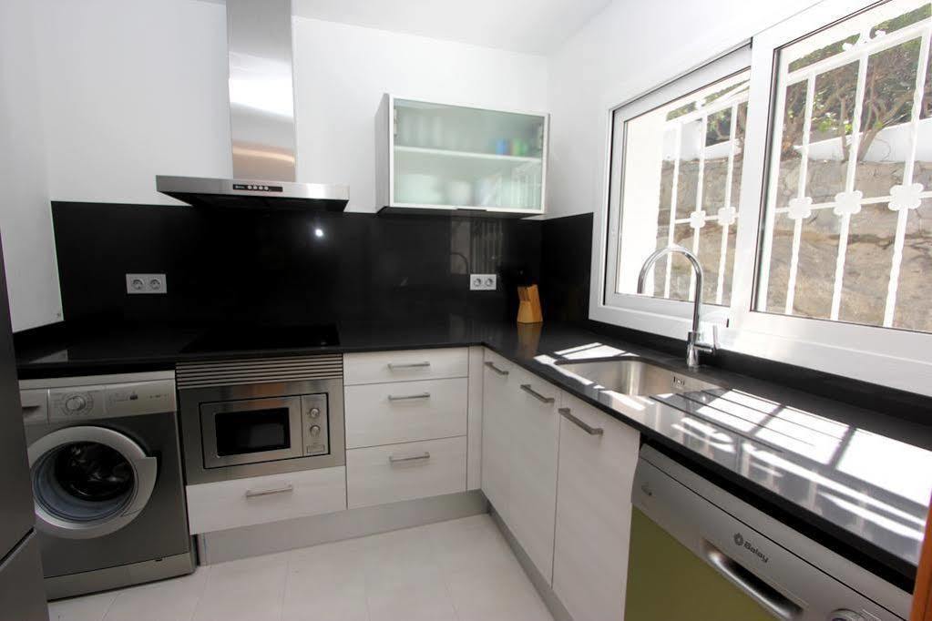 Inmosantos Casa Tordera Holiday home Roses