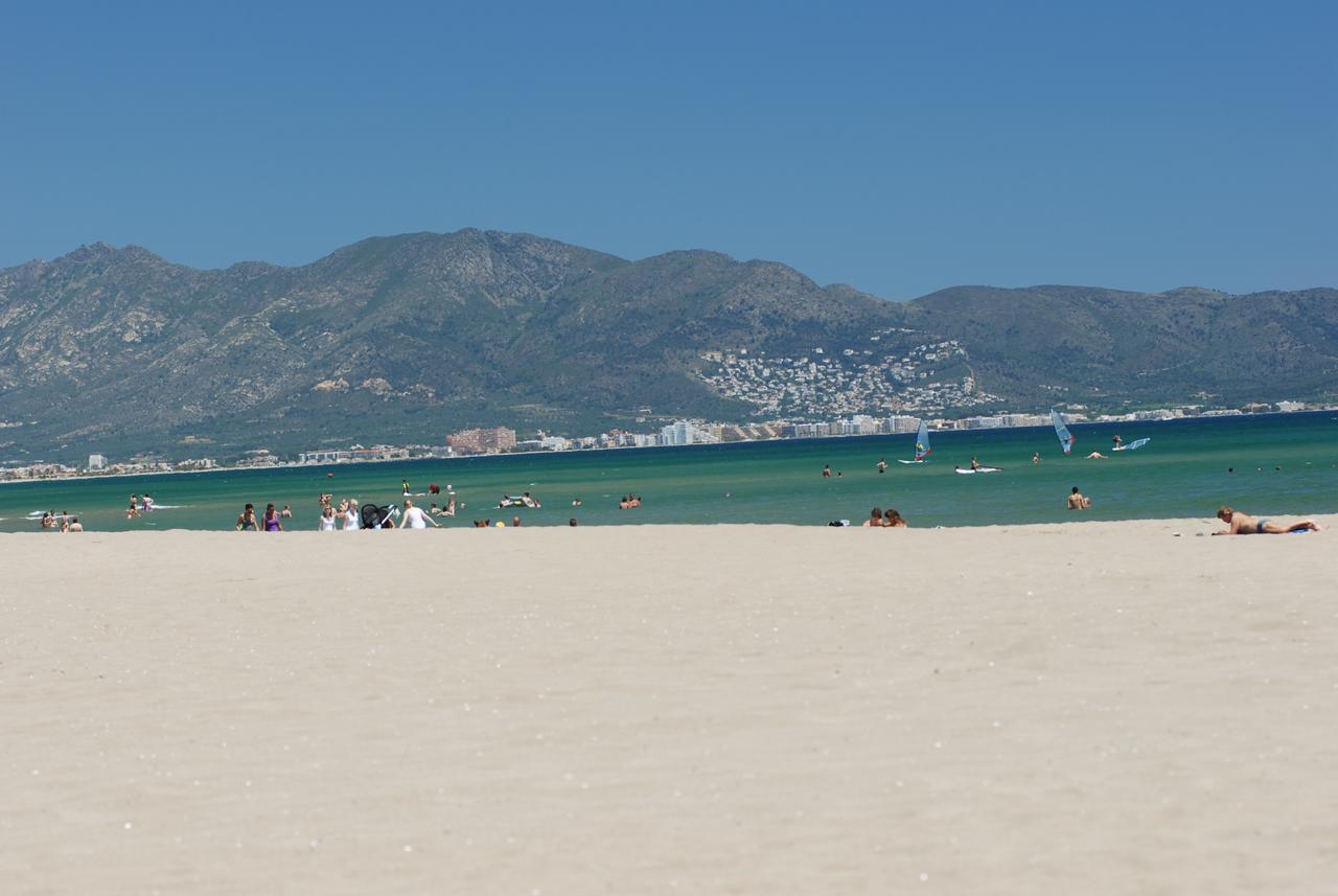 Apartment Camping Nautic Almata *